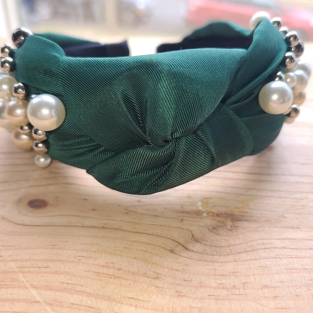NWOT Dark Green Knotted Headband with Faux Pearl & Bead Embellishments ๐๐ฆช - Picture 3 of 13